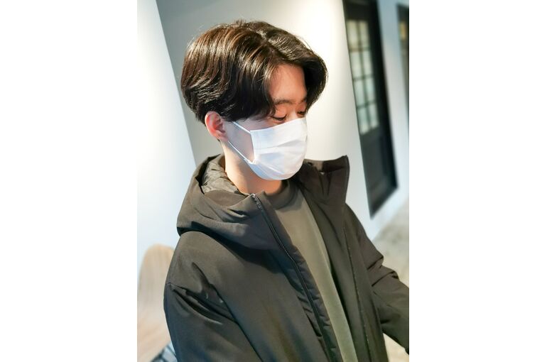 20代ヘアスタイル　センターパート　神保町