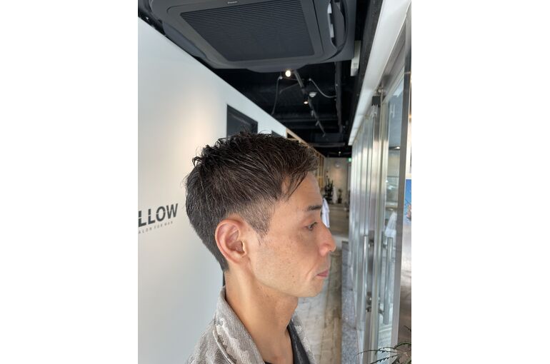 30代ヘアスタイル　メンズ髪型　強めパーマ