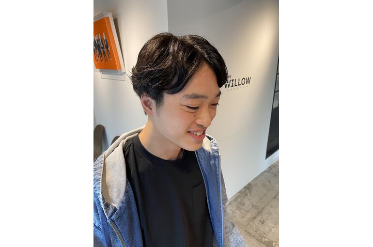 20代ヘアスタイル　センターパート　神保町美容室
