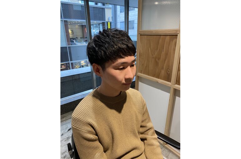２０代男性　２ブロック　ナチュラルショート